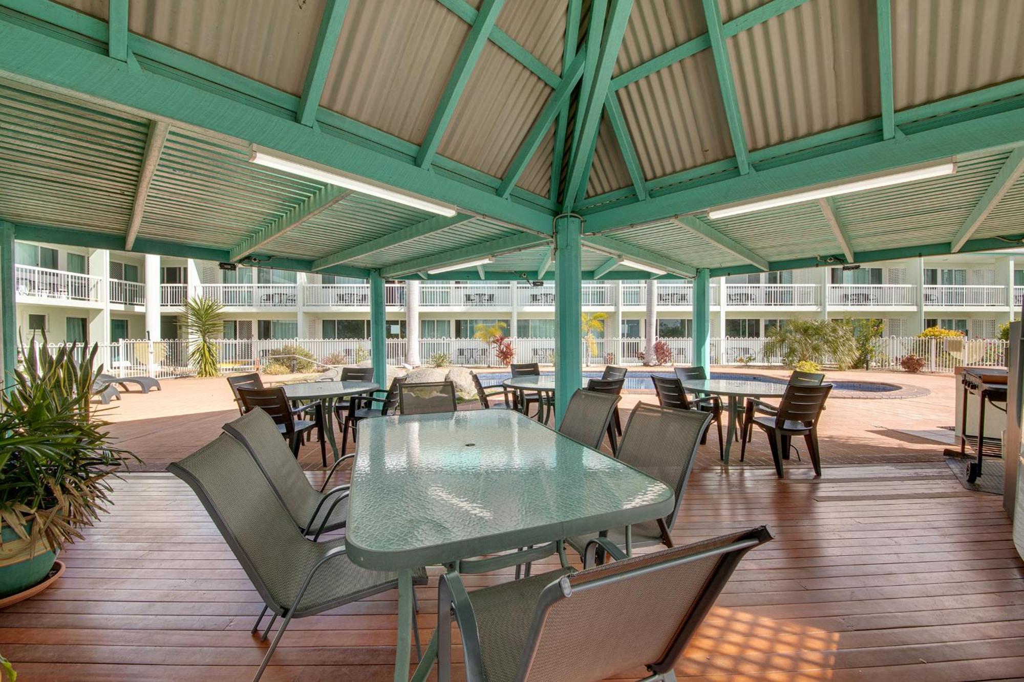 Reef Adventureland Motor Inn Танъм Сендс Екстериор снимка