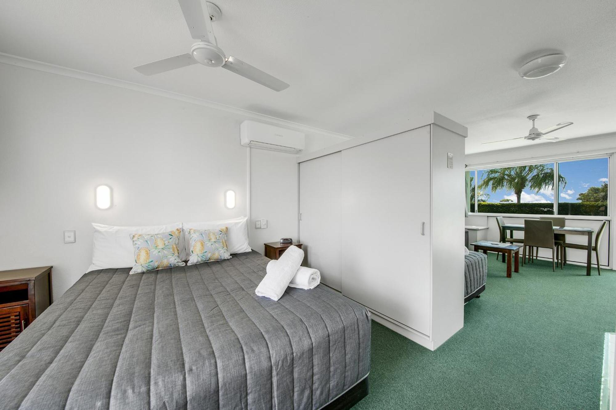 Reef Adventureland Motor Inn Танъм Сендс Екстериор снимка