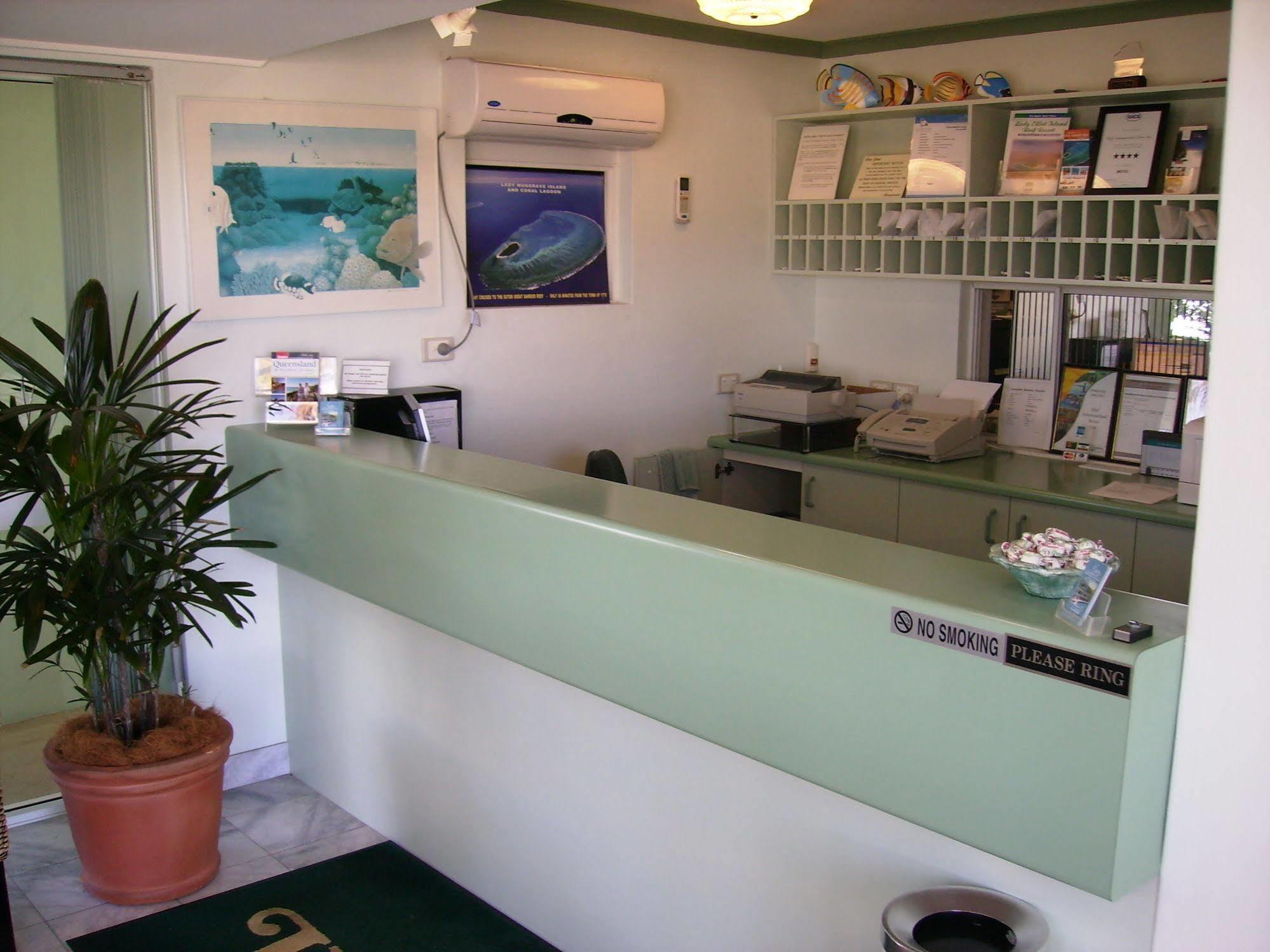 Reef Adventureland Motor Inn Танъм Сендс Екстериор снимка